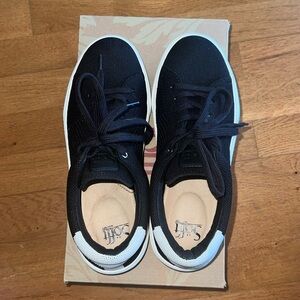 Casual sneakers, woven fabric.